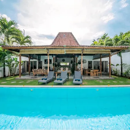 Villa Teman Eden, 4Br Prime Location Seminyak Beach