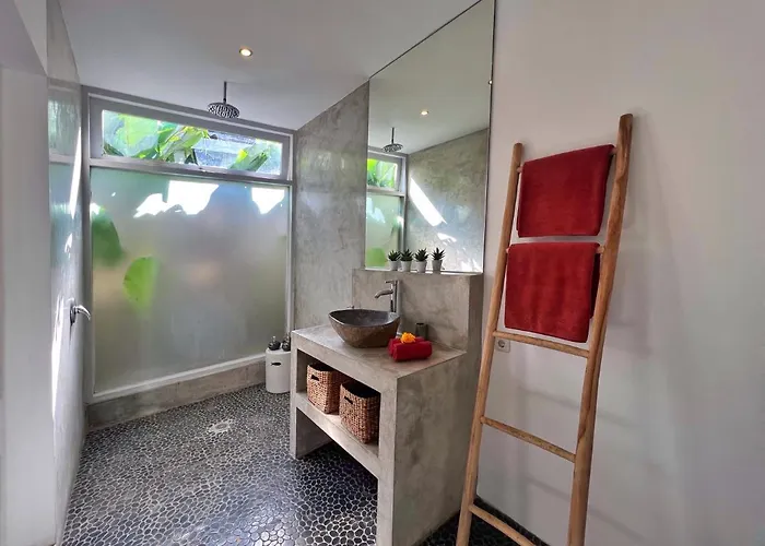 Teman Eden, 4br Prime Location Seminyak (Bali)