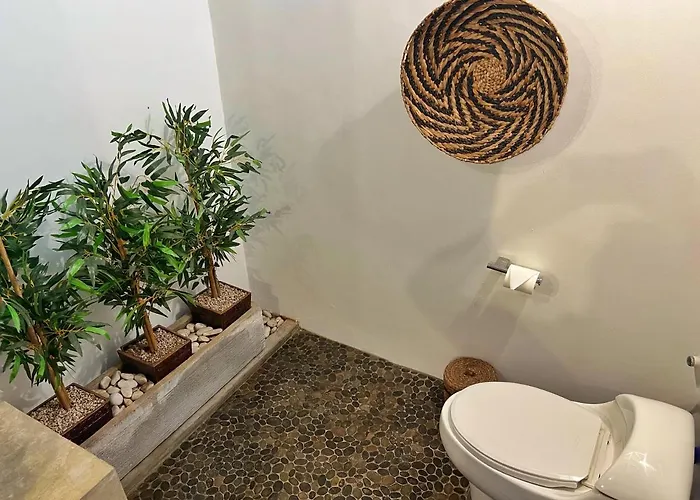 Villa Teman Eden, 4br Prime Location Seminyak (Bali)